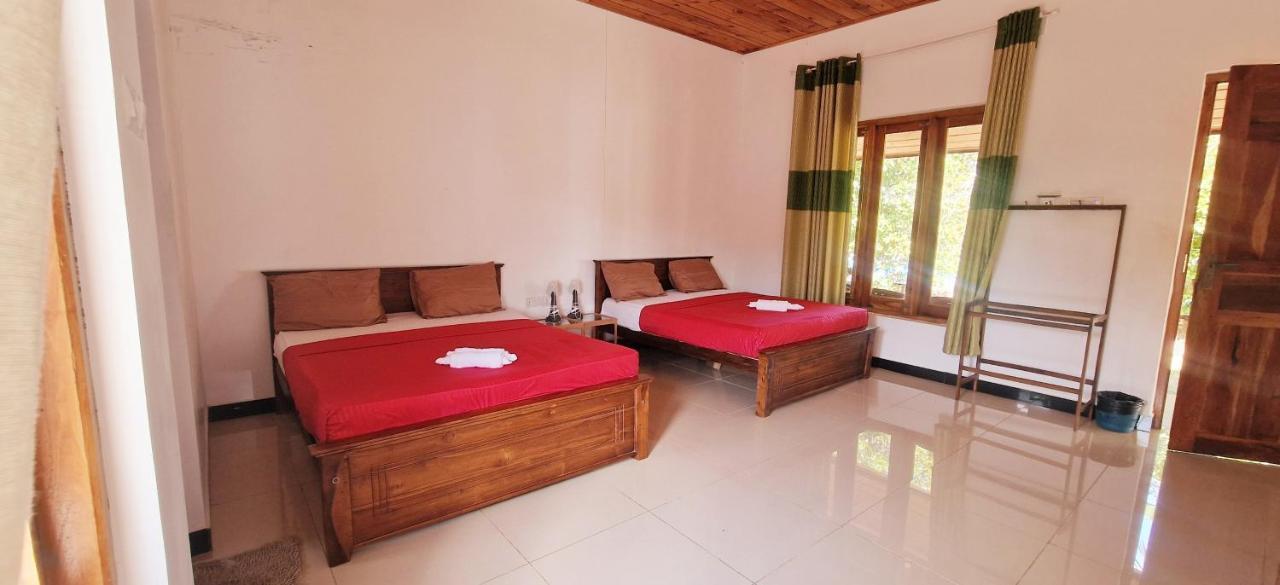 Italian Guest Hotel Trincomalee Exterior photo
