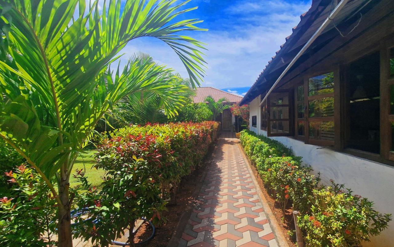 Italian Guest Hotel Trincomalee Exterior photo