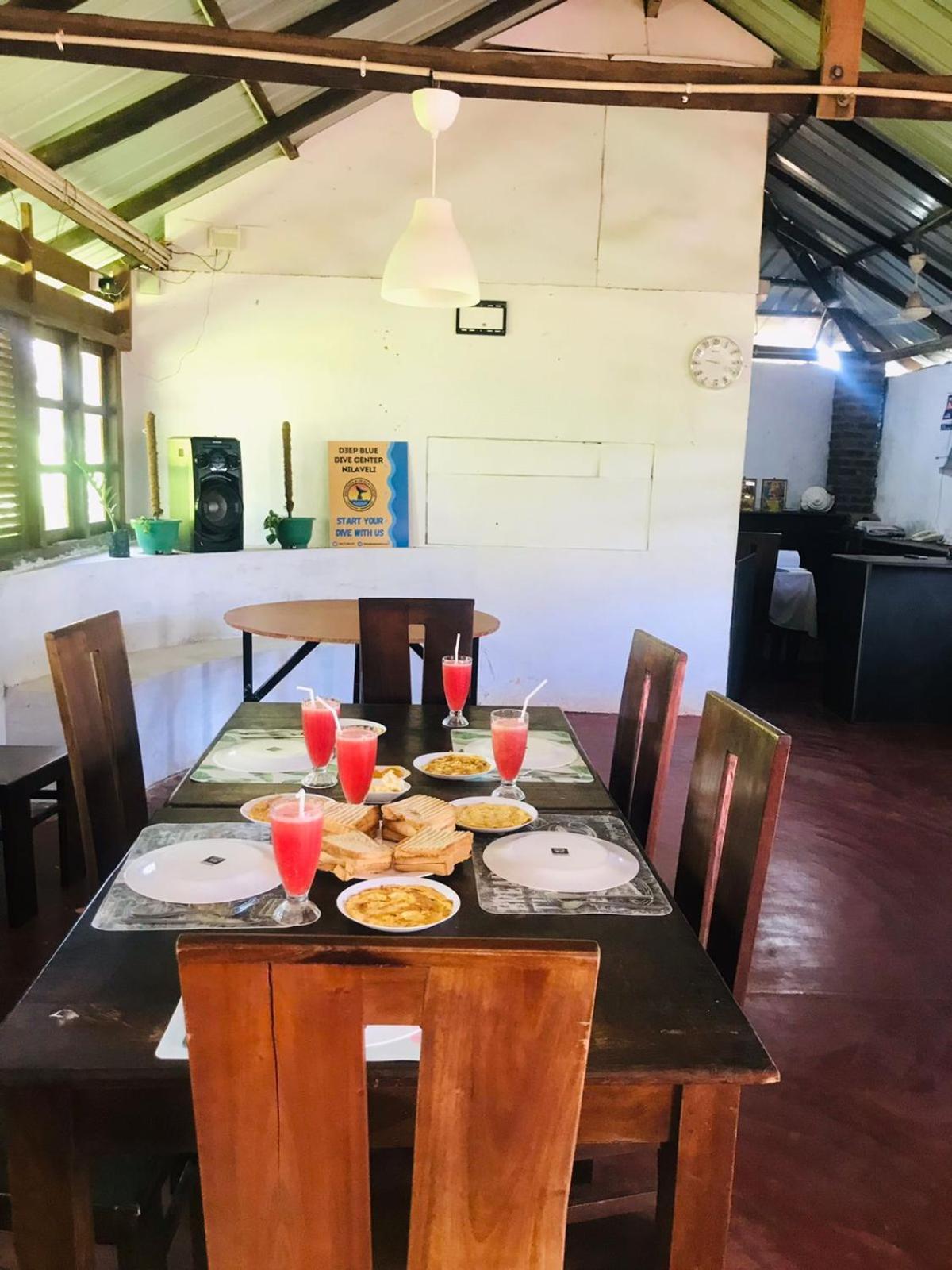 Italian Guest Hotel Trincomalee Exterior photo